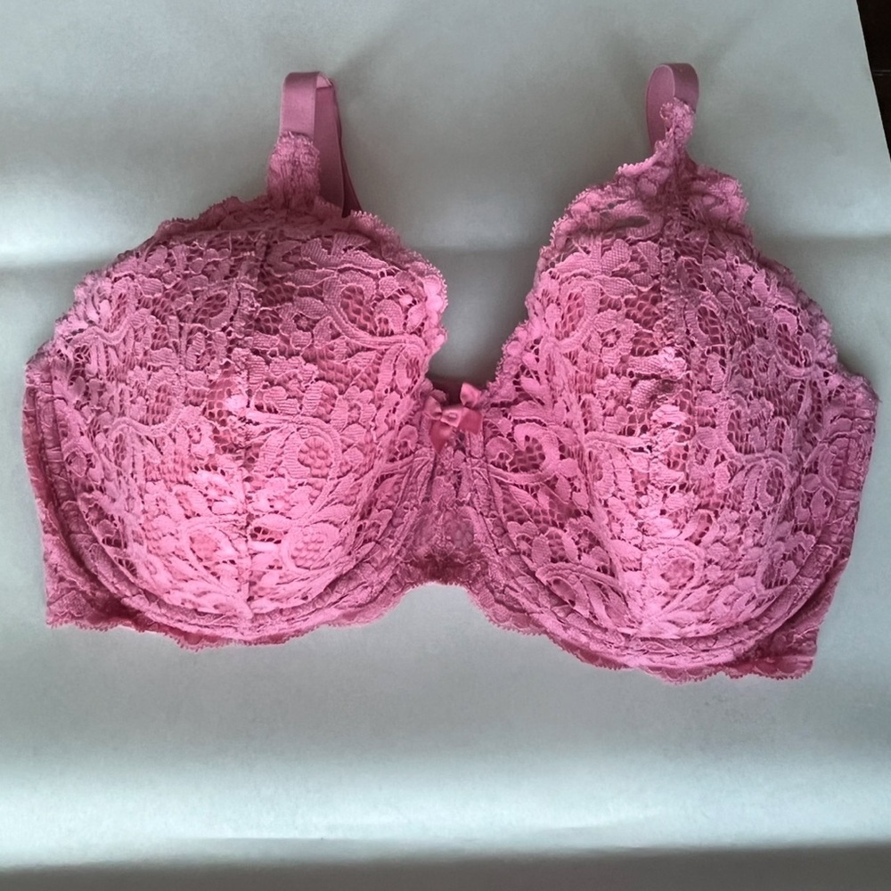 Victoria’s Secret Body By Victoria Lined Demi Lace Pink Bra 34DDD
